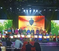 河套暴熊队对阵皖南雪豹队，自行车常规赛失利，内线统治篮板——反击锐度十足